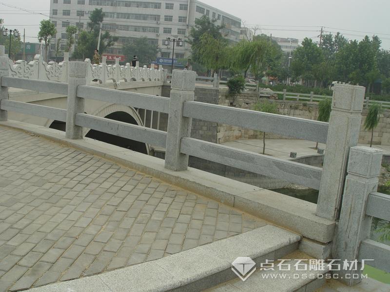 河路护栏